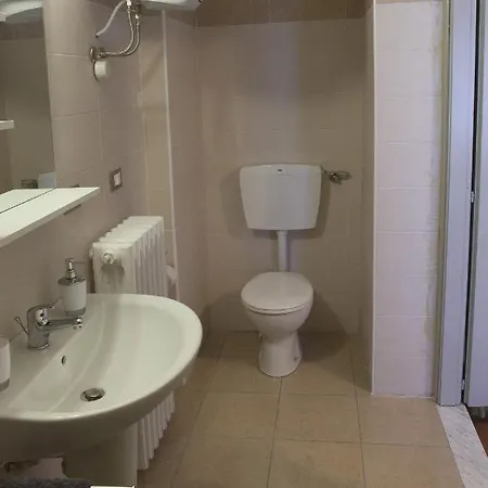 Oda ve Kahvaltı Lou Loop